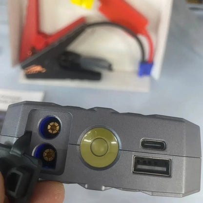 tacka.shopter za automobil 8000mAh